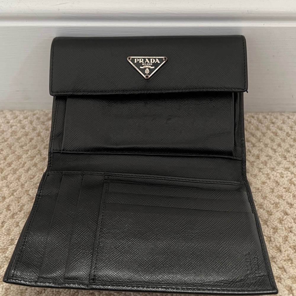 Prada Black Saffiano Leather wallet - Picture 2 of 3